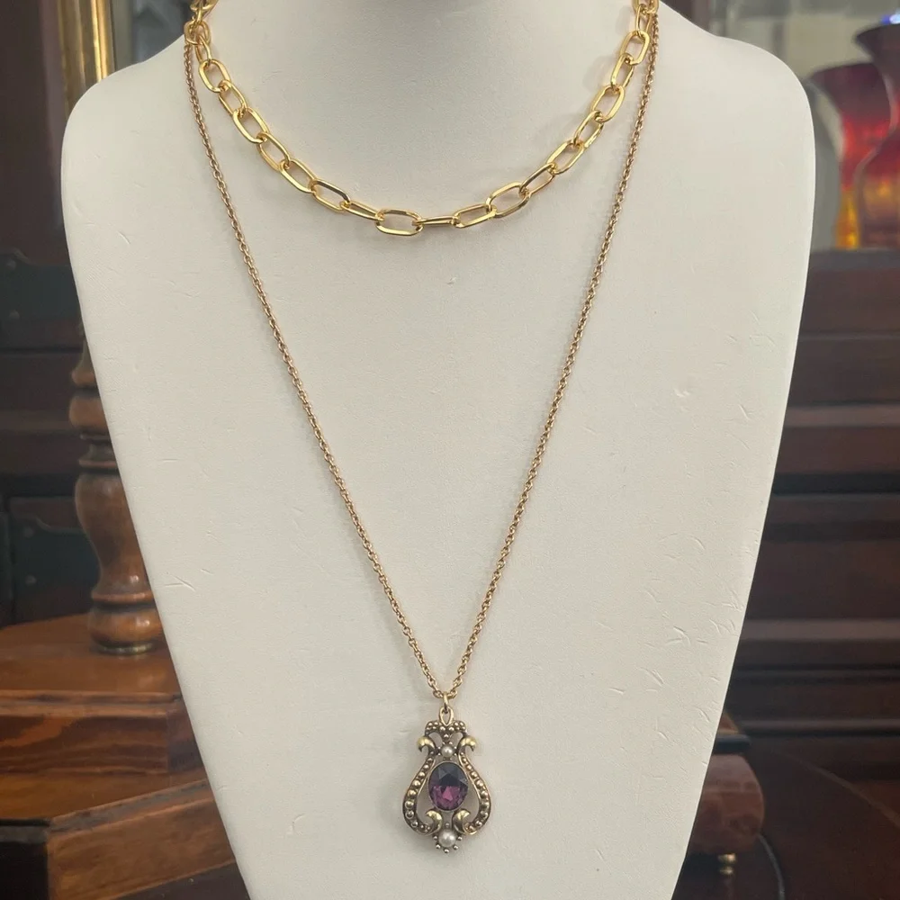 Antique style crystal glass amethyst faux pearl gold tone Avon pendant and chain - Picture 4 of 7
